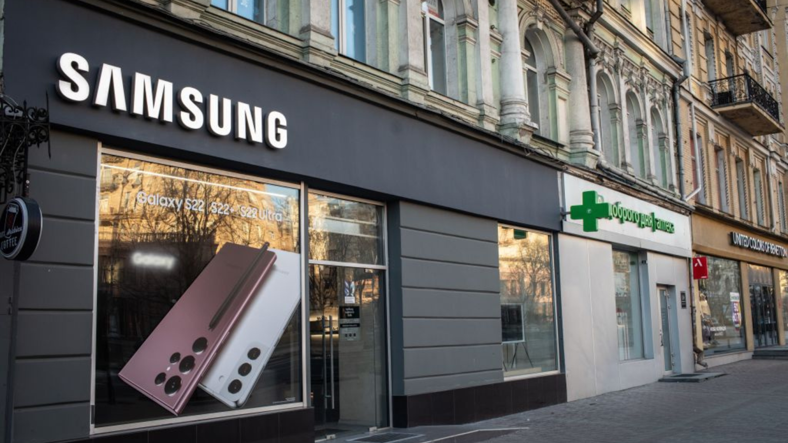 5 Places to Buy the Latest Samsung Phones