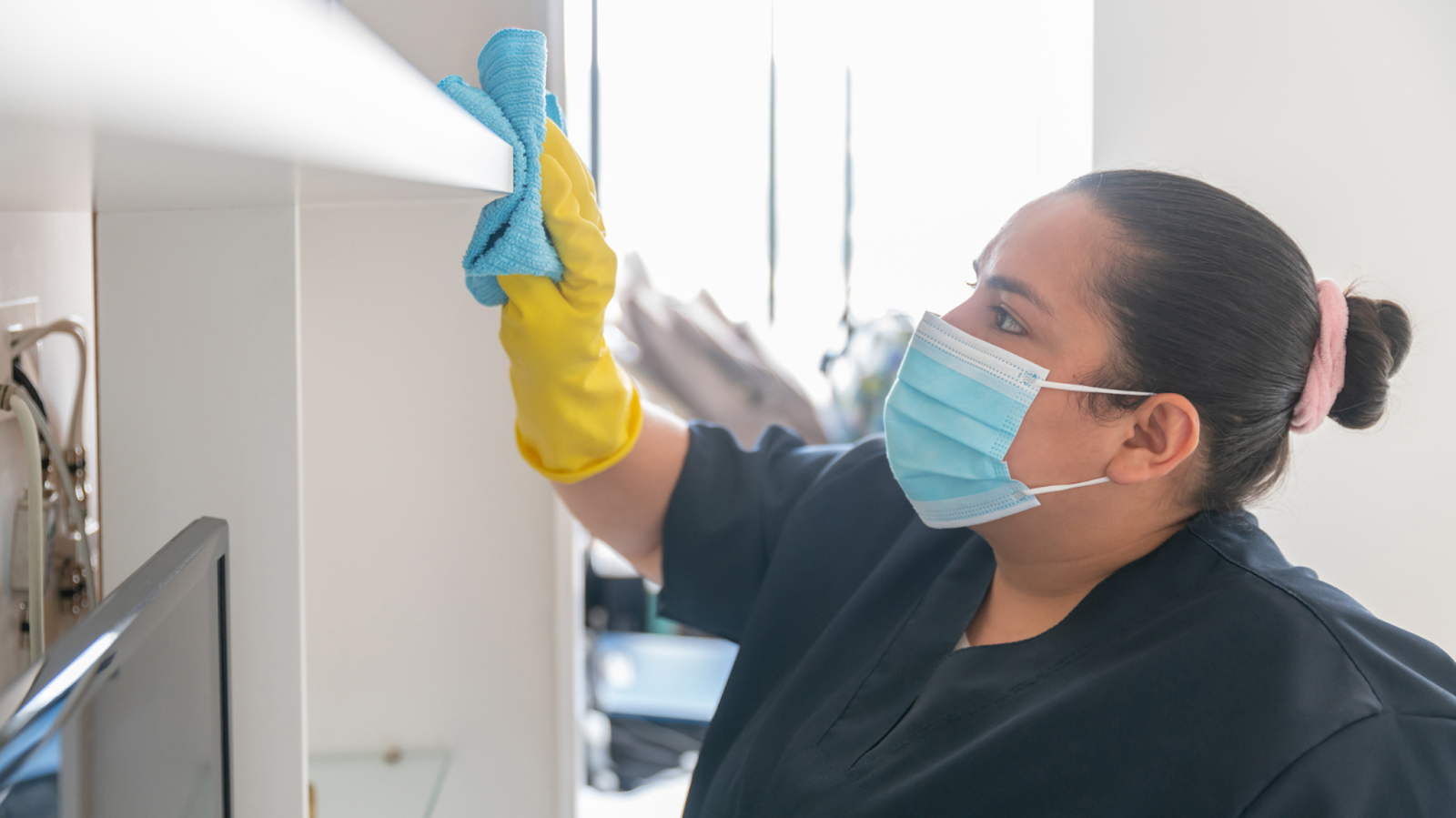 Is Handy Legit? How to Hire a Cleaning Service With an App